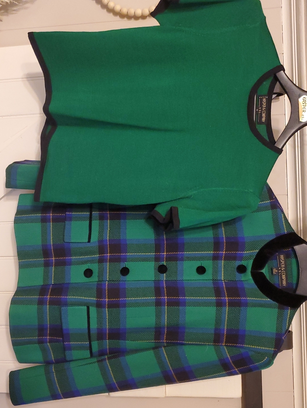 Kasper & Co.Green Knit Top and Green/Blue/Purple Plaid Jacket Set